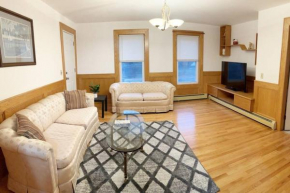 17 Cozy&Spacious 3 bedroom home in Malden with window AC